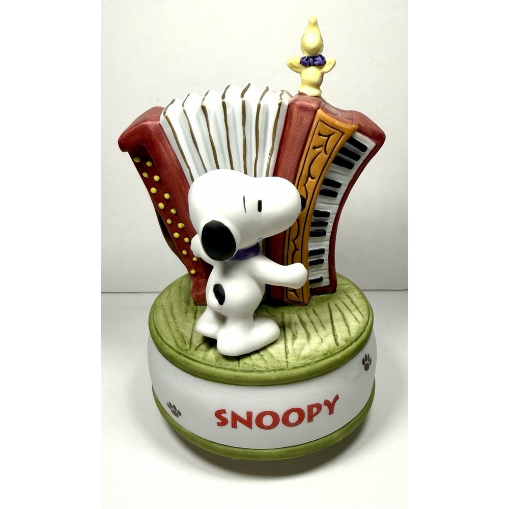 Vintage Sekiguchi PEANUTS Snoopy Japan Music Box Musical Figure Accordion RARE